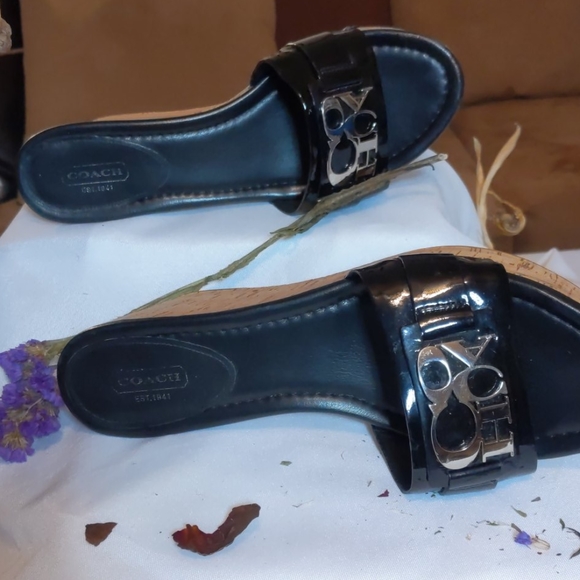 Coach ladies slip on wedge - Picture 3 of 9